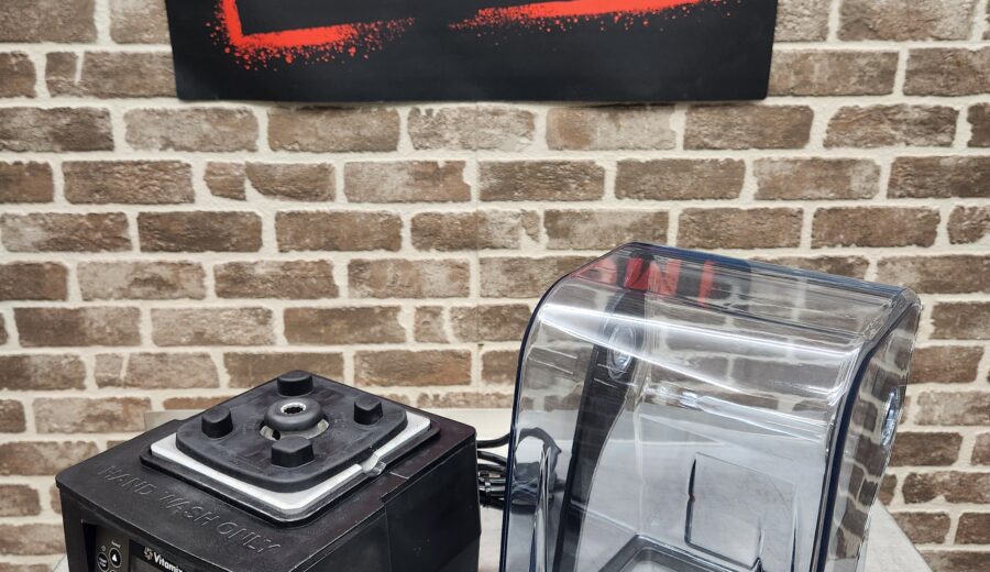 Vitamix “The Quiet One” Commercial Blender w/ NEW PARTS. (Sound Enclosure Cover,  Drive Socket, Centering Pad, and Isolation Gasket)