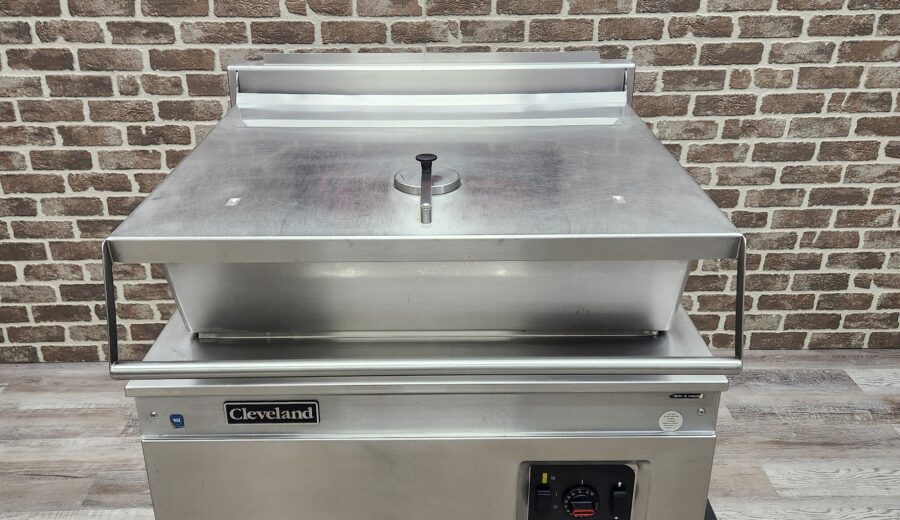 Cleveland 30 Gallon Natural Gas Power Tilt Skillet