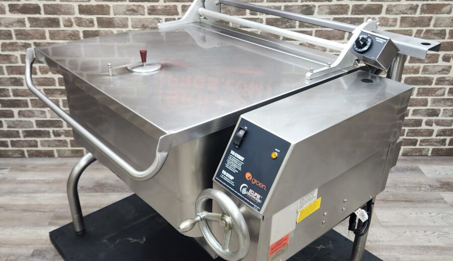 2016 Groen 40 Gallon Natural Gas Tilt Skillet w/ “NEW Heavy Duty Stainless Steel Combustion Chamber”